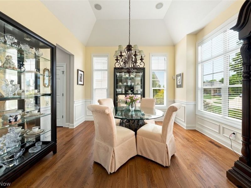 4240 Saint Annes Court, Avon, OH 44011 Photo 9