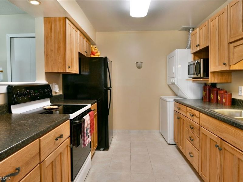 2832 Ivy Hill Circle , Unit D, Cortland, OH 44410 Photo 18
