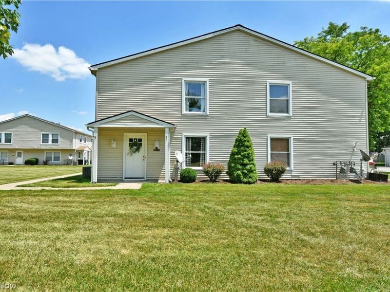 2832 Ivy Hill Circle , Unit D, Cortland, OH 44410 Photo 2