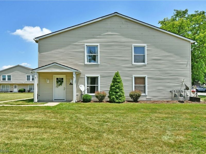 2832 Ivy Hill Circle , Unit D, Cortland, OH 44410 Photo 3
