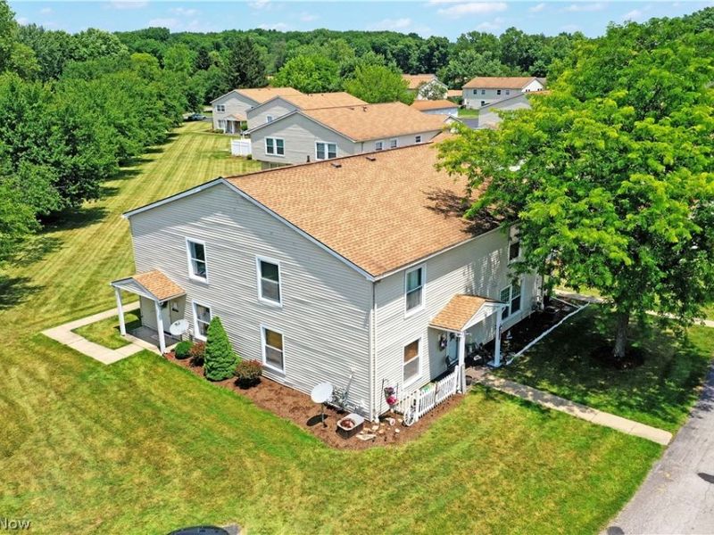 2832 Ivy Hill Circle , Unit D, Cortland, OH 44410 Photo 4