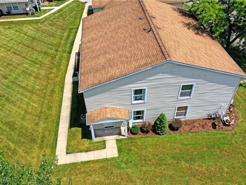 2832 Ivy Hill Circle , Unit D, Cortland, OH 44410 Photo 5