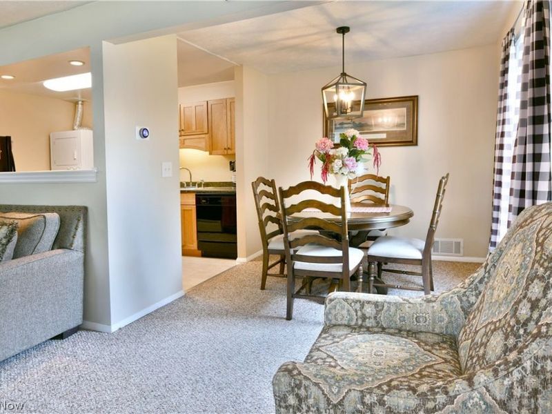 2832 Ivy Hill Circle , Unit D, Cortland, OH 44410 Photo 9