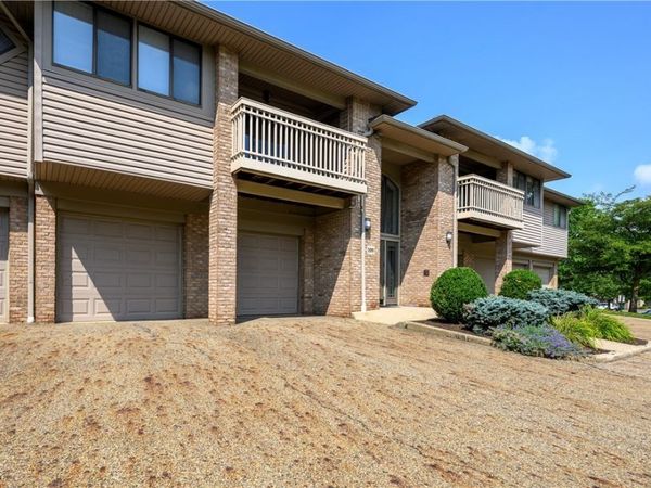 3800 Rosemont Boulevard, Unit 109B, Fairlawn, OH 44333