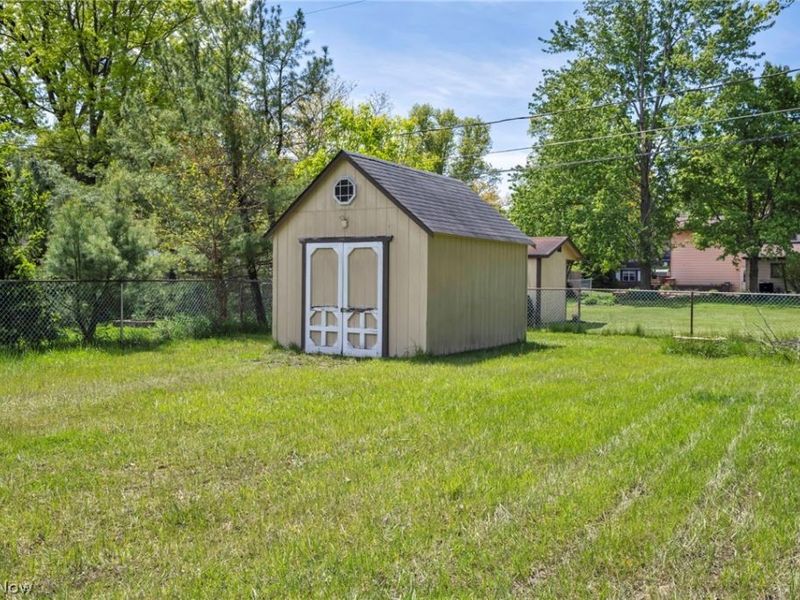 8600 Brentwood Drive, Olmsted Township, OH 44138 Photo 10
