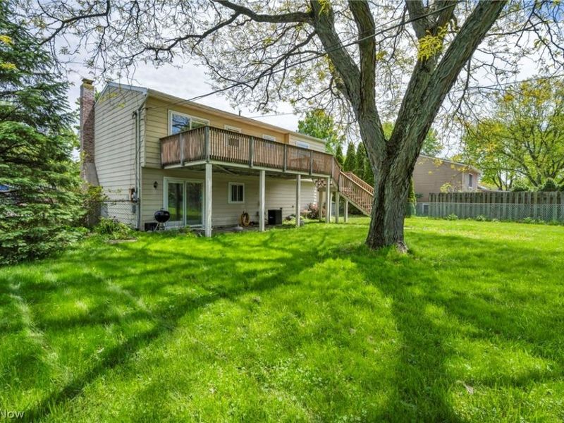 8600 Brentwood Drive, Olmsted Township, OH 44138 Photo 4