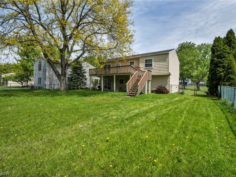 8600 Brentwood Drive, Olmsted Township, OH 44138 Photo 8