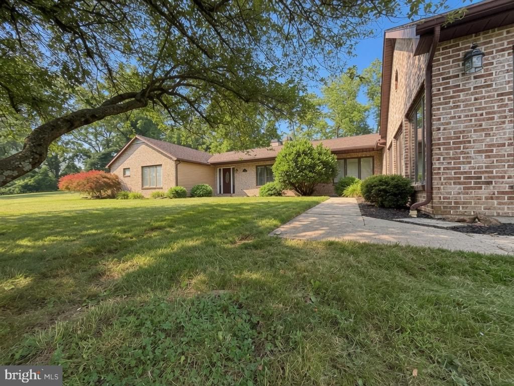 5770 SUN VALLEY RUN, ZIONSVILLE, PA 18092