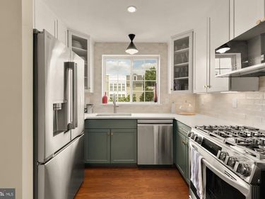 4067 S FOUR MILE RUN DRIVE, Unit 404, ARLINGTON, VA 22204