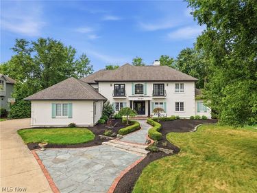 315 Glengarry Drive, Aurora, OH 44202