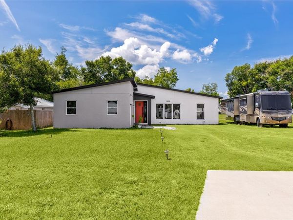 11426 LAKEVIEW DRIVE , LEESBURG, FL 34788