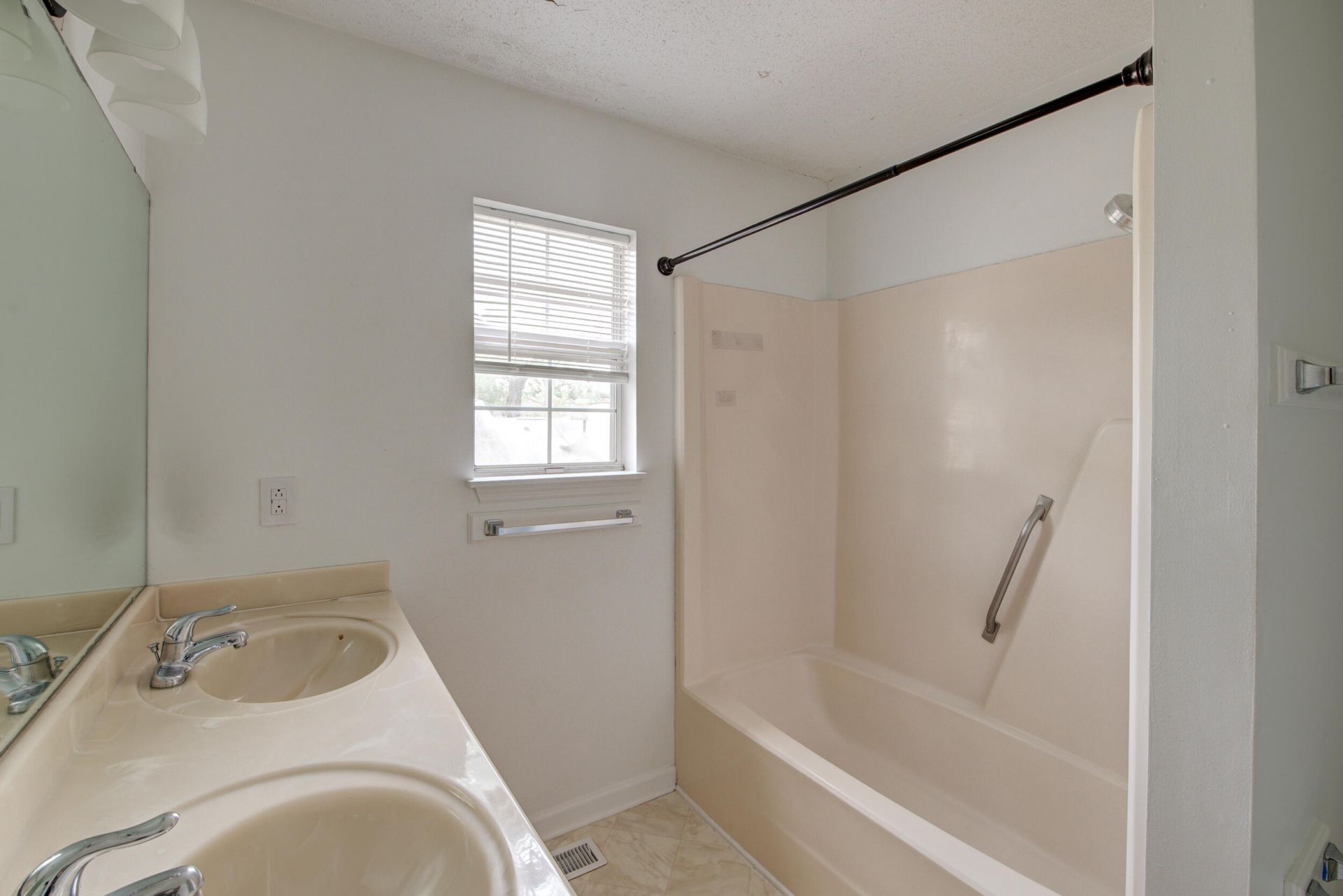 4724 Bayfield Drive Photo 15