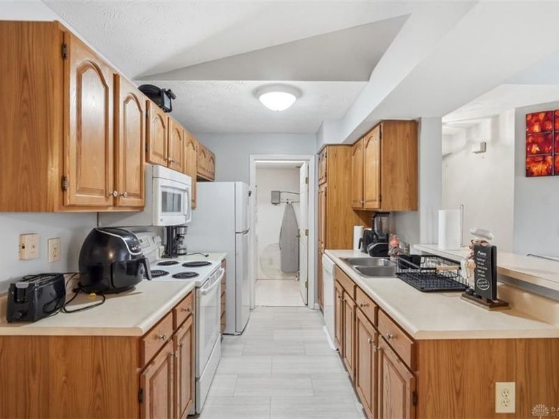 9940 Regatta Drive, Unit 302, Colerain Township, OH 45252 Photo 15
