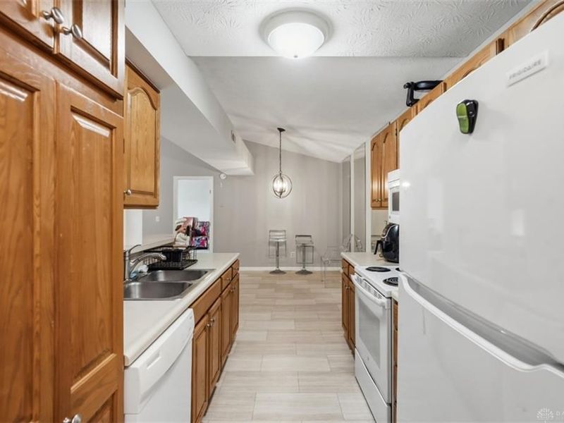 9940 Regatta Drive, Unit 302, Colerain Township, OH 45252 Photo 16
