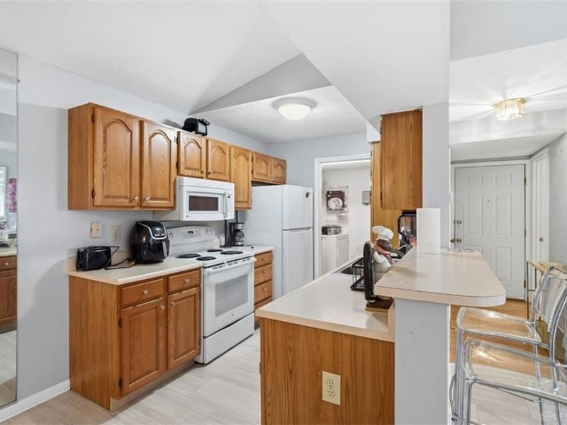 9940 Regatta Drive, Unit 302, Colerain Township, OH 45252 Photo 17