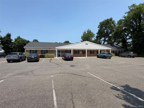 526 E Main Street , Unit 518, Riverhead, NY 11901