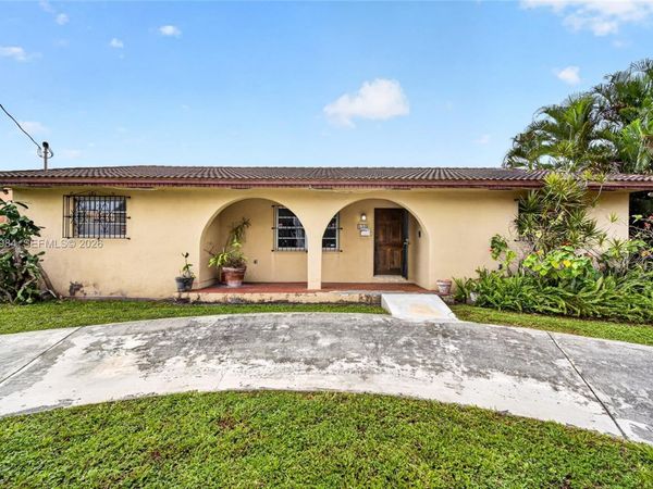 430 SE 7th Ave , Hialeah, FL 33010