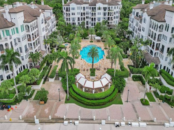 3500 Island Blvd, Unit D-203, Aventura, FL 33160