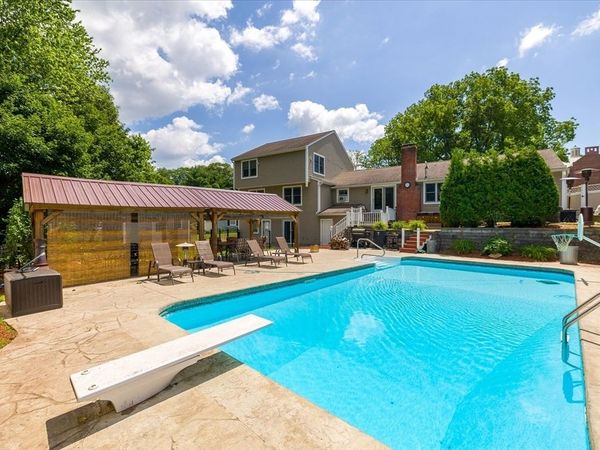 3 Arrowhead Ave, Auburn, MA 01501