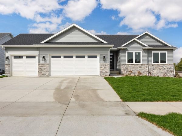225 McCarran Avenue NE, Cedar Rapids, IA 52402