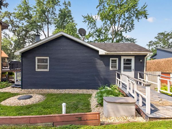 409 Lakeview Court , Lowell, IN 46356