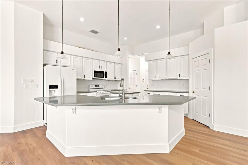 14810 Fripp Island Ct, Naples, FL 34119 Photo