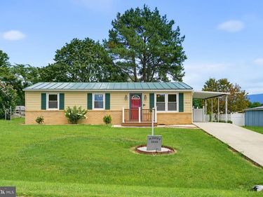 5834 BROAD STREET , MOUNT JACKSON, VA 22842