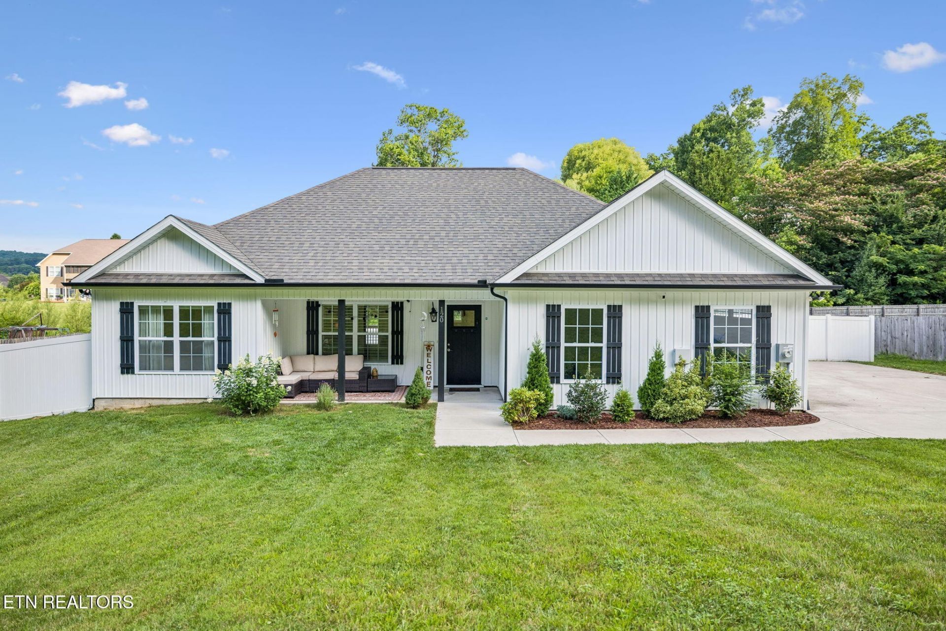 120 Breezewood Circle , Clinton, TN 37716 Main Photo