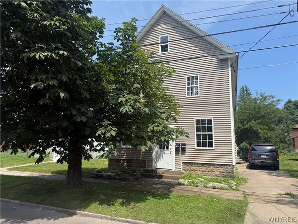 2722 Monroe Avenue , Niagara Falls, NY 14303