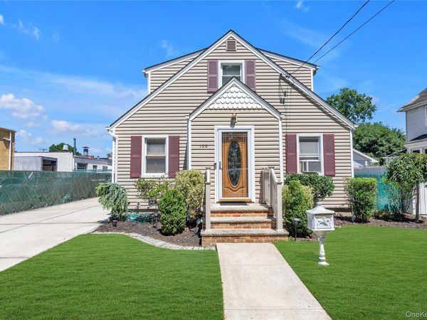 130 Custer Avenue , Williston Park, NY 11596