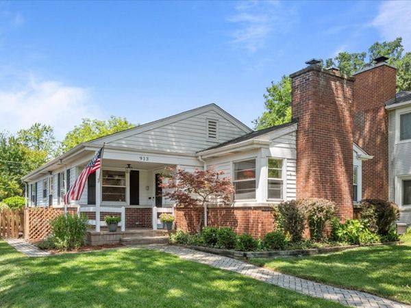 913 Cambridge Lane , Wilmette, IL 60091