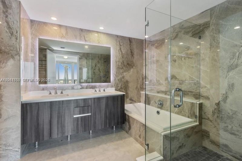 488 NE 18th St, Unit 3801, Miami, FL 33132 Photo