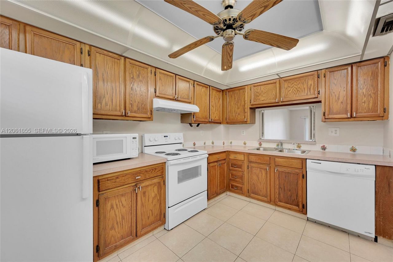 1100 NW 87th Ave, Unit 401, Coral Springs, FL 33071 Photo