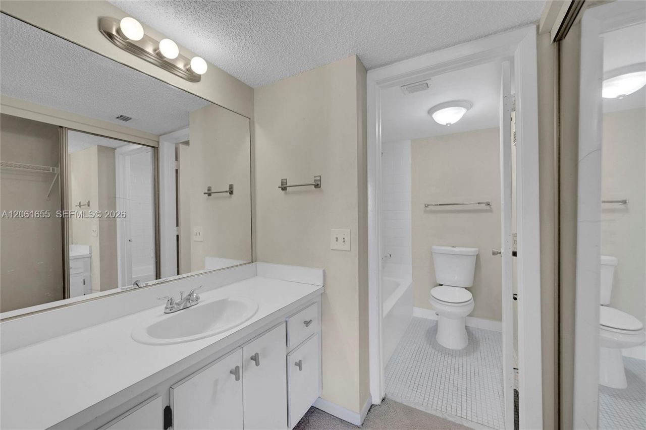 1100 NW 87th Ave, Unit 401, Coral Springs, FL 33071 Photo