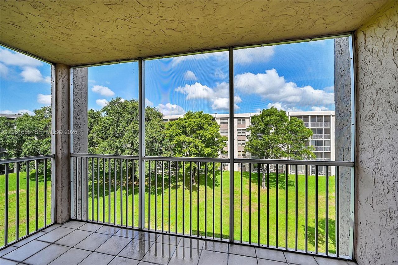 1100 NW 87th Ave, Unit 401, Coral Springs, FL 33071 Photo