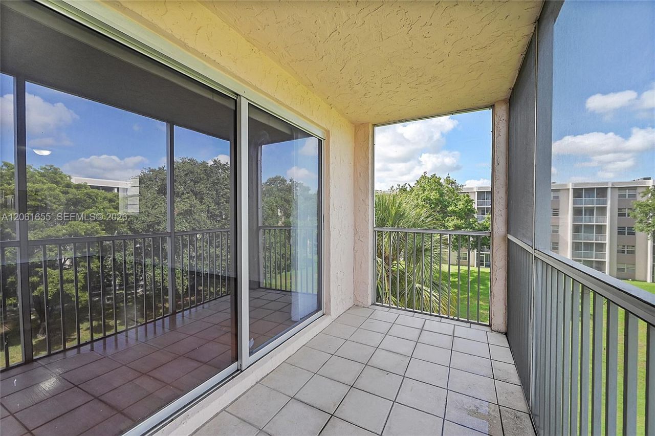 1100 NW 87th Ave, Unit 401, Coral Springs, FL 33071 Photo