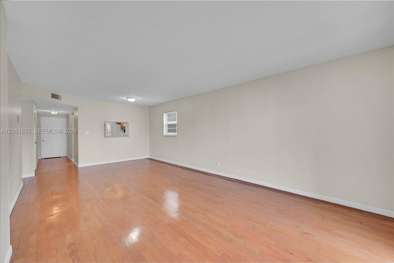 1100 NW 87th Ave, Unit 401, Coral Springs, FL 33071 Photo
