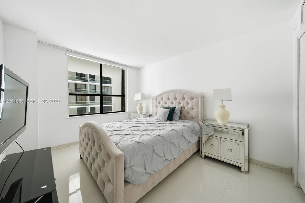 9801 Collins Ave , Unit 10V, Bal Harbour, FL 33154 Photo
