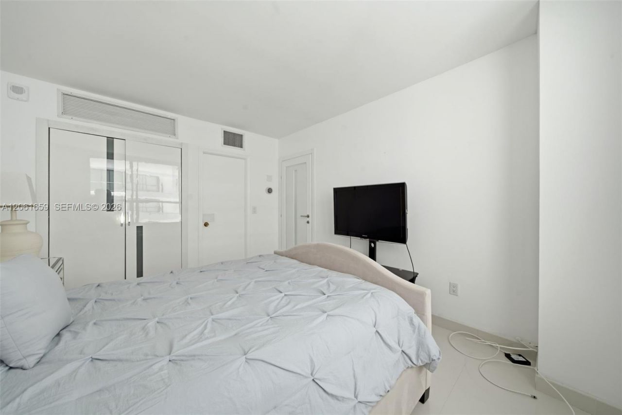 9801 Collins Ave , Unit 10V, Bal Harbour, FL 33154 Photo