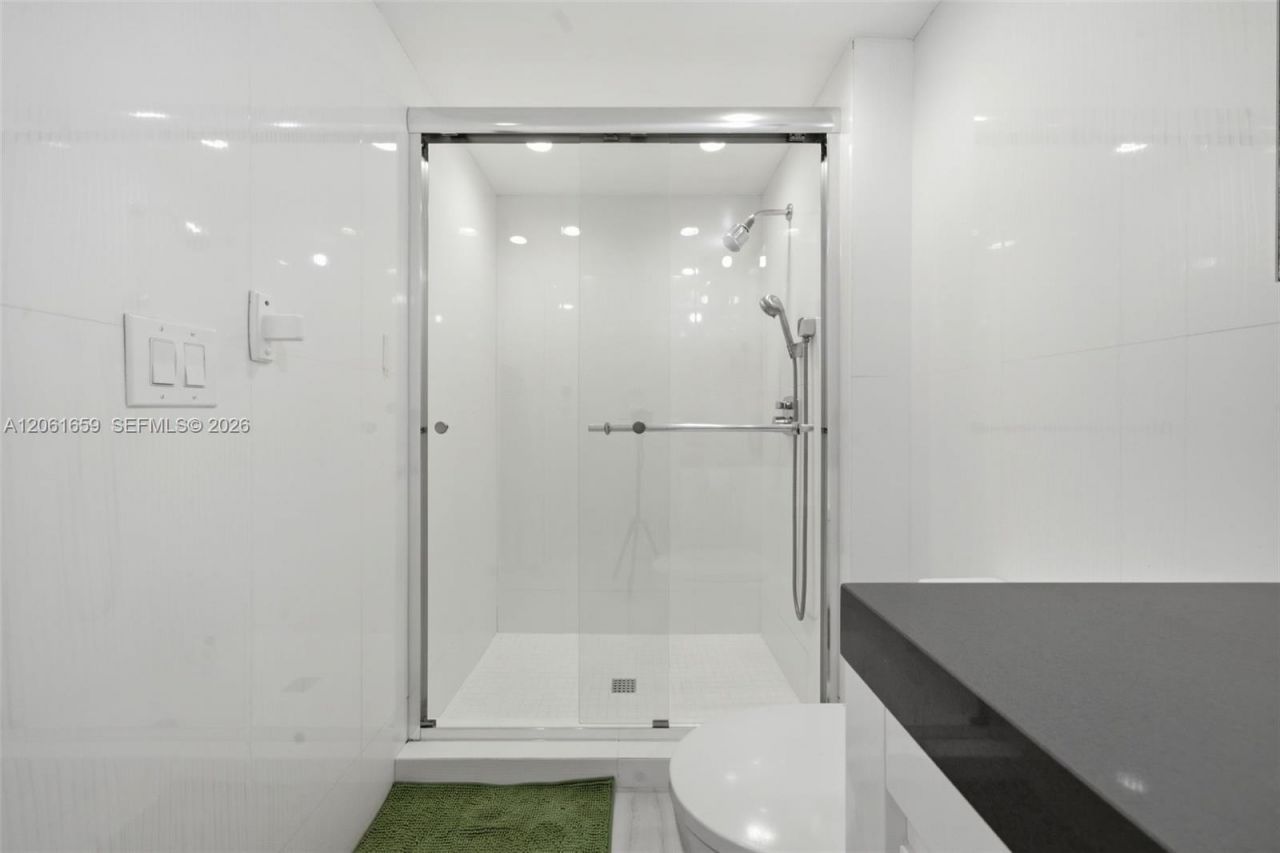 9801 Collins Ave , Unit 10V, Bal Harbour, FL 33154 Photo
