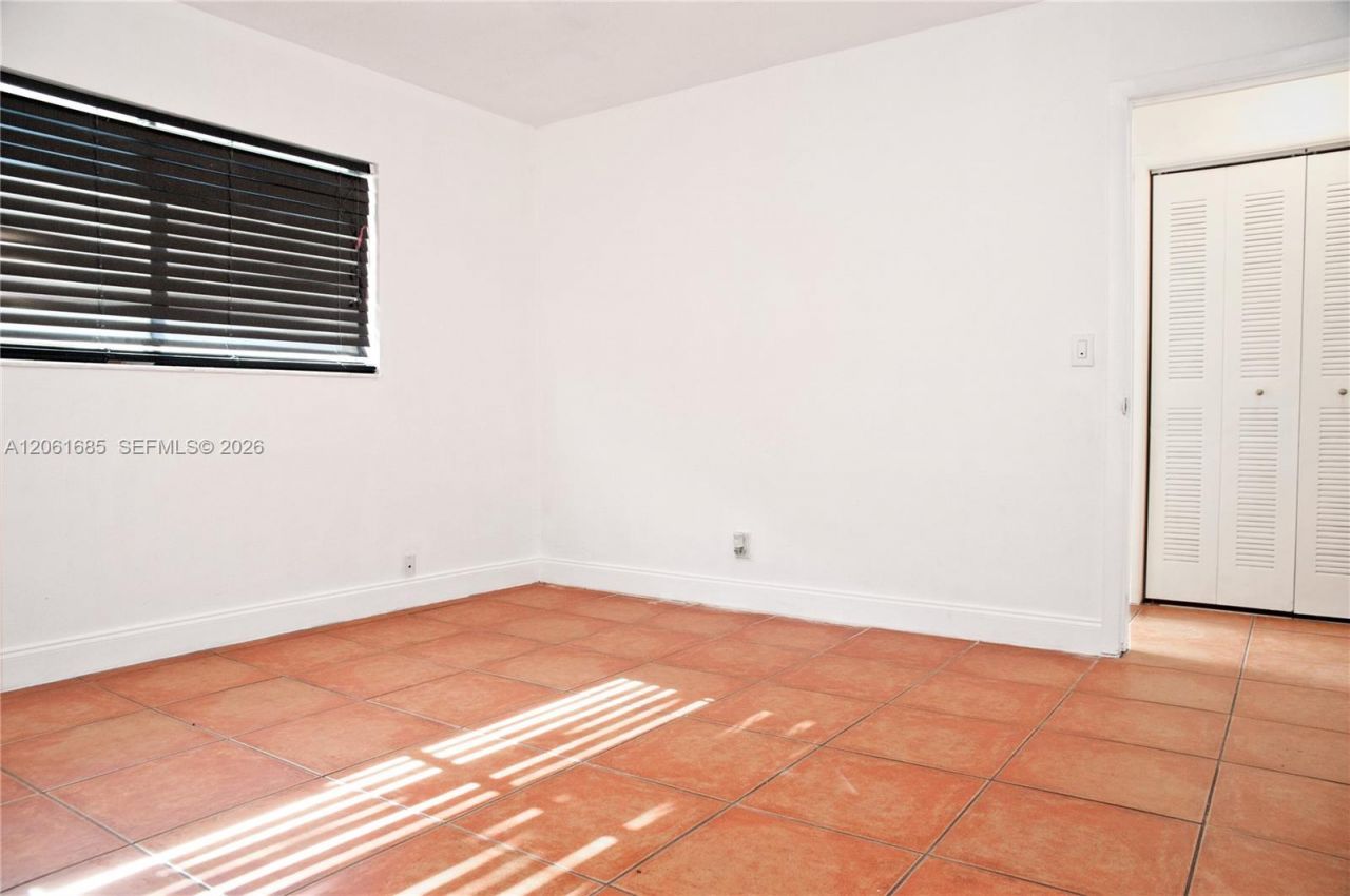 304 SE 9th Ct , Unit 6, Hallandale Beach, FL 33009 Photo