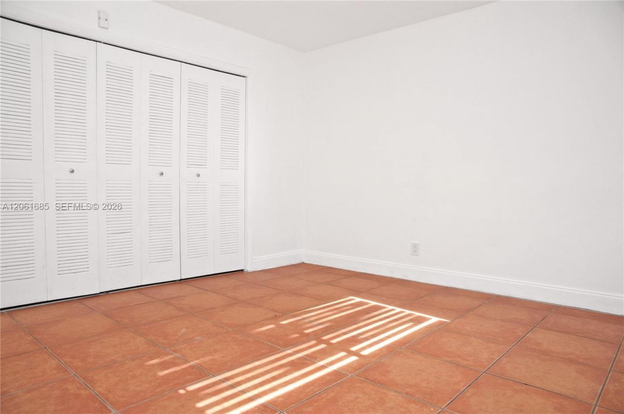 304 SE 9th Ct , Unit 6, Hallandale Beach, FL 33009 Photo