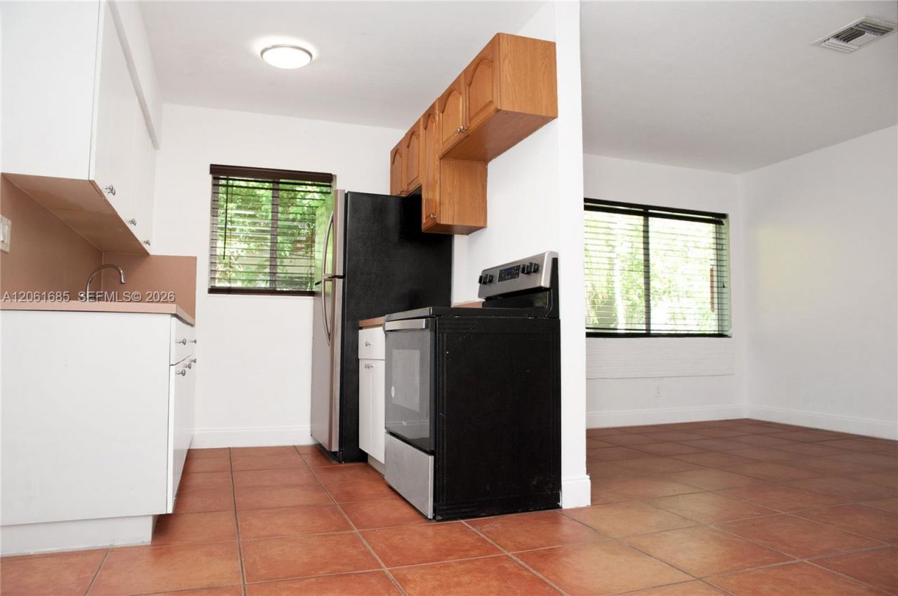 304 SE 9th Ct, Unit 6, Hallandale Beach, FL 33009 Photo