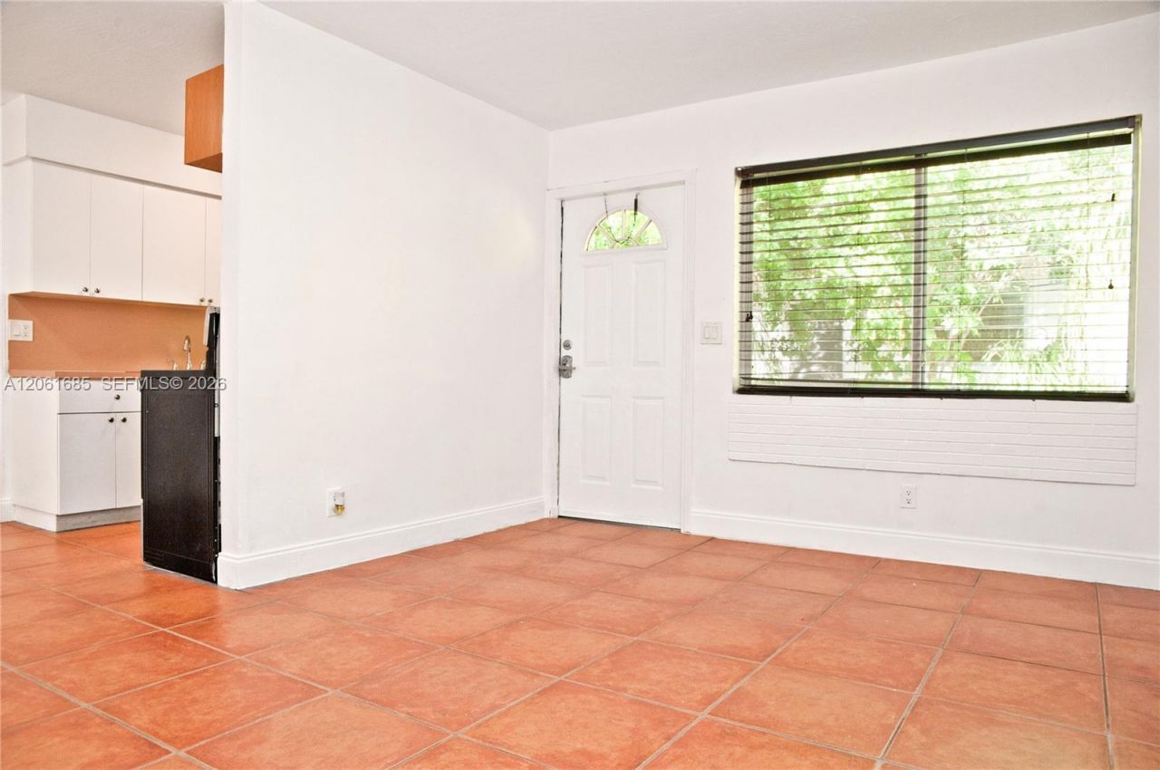 304 SE 9th Ct , Unit 6, Hallandale Beach, FL 33009 Photo