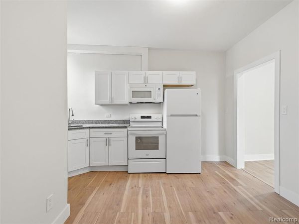 146 E Hazelhurst Street, Unit 6, Ferndale, Mi 48220