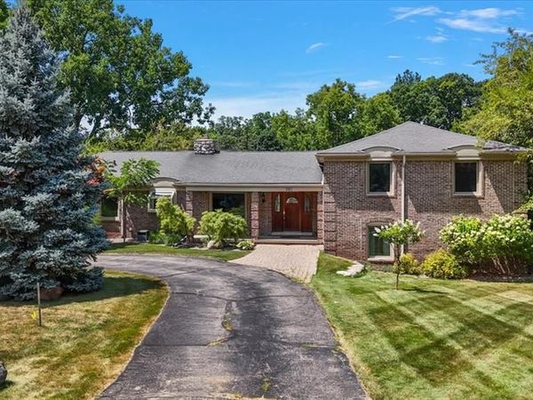 980 Sandhurst Road , Bloomfield Twp, MI 48302