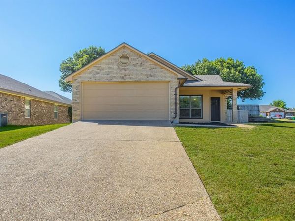 3060 Andalusian Lane , Robinson, TX 76706