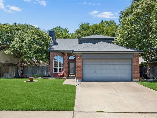 6717 Wooddale Drive, Watauga, TX 76148