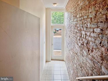 401 E MAIN STREET , Unit B, FRONT ROYAL, VA 22630