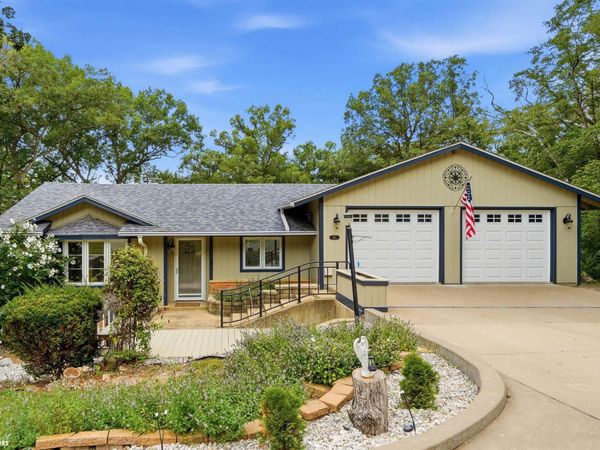 1015 Westwood Drive, Mount Pleasant, IA 52641